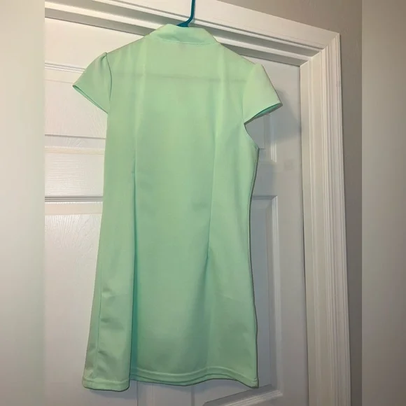 $1 GREEN DRESS ASIAN SIZE XL BUT ITS MORE OF A MED. NEW. $1 WITH ANY $10 ORDER O - Picture 5 of 9